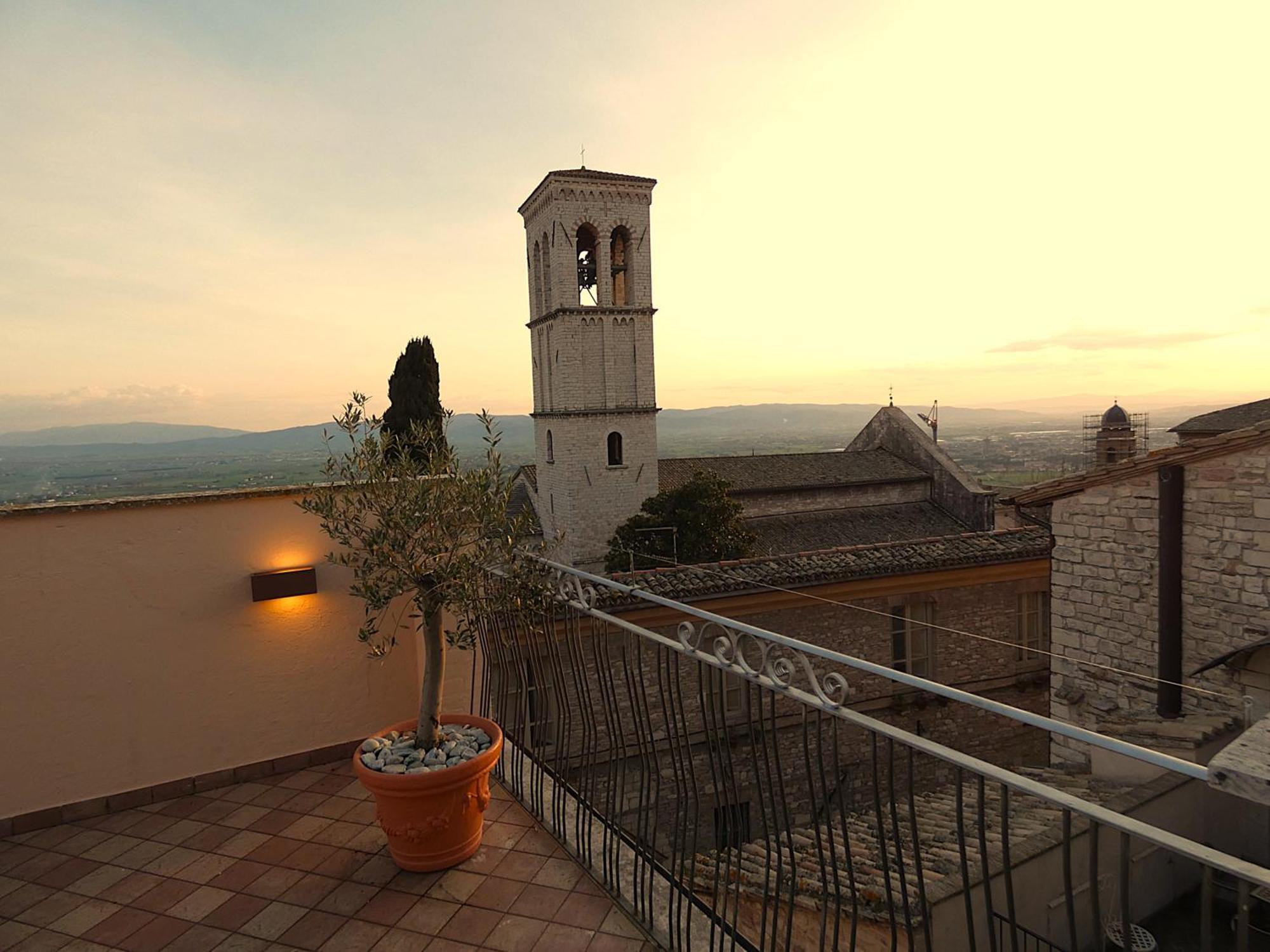 Scappo In Umbria, La Casa Di Eude Lejlighed Assisi Eksteriør billede